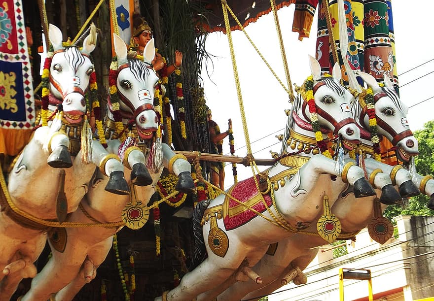 cztery konie, mahalingeshwara swamy, świątynia, thiruvidaimarudur, statua