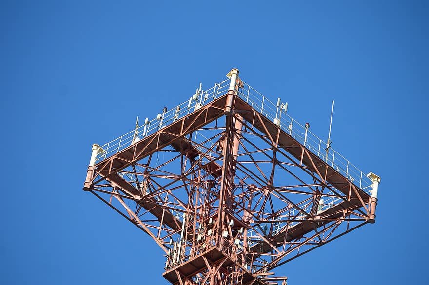by, tårn, radio, antenne, celle, kringkasting, blå, anleggsbransjen, stål, metall, industri