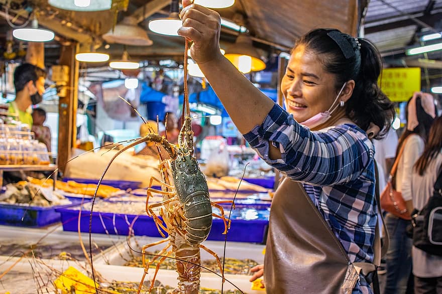 donna, aragosta, mercato, venditore, tailandese, frutti di mare, cibo, vendita, offrire, servizio, fresco