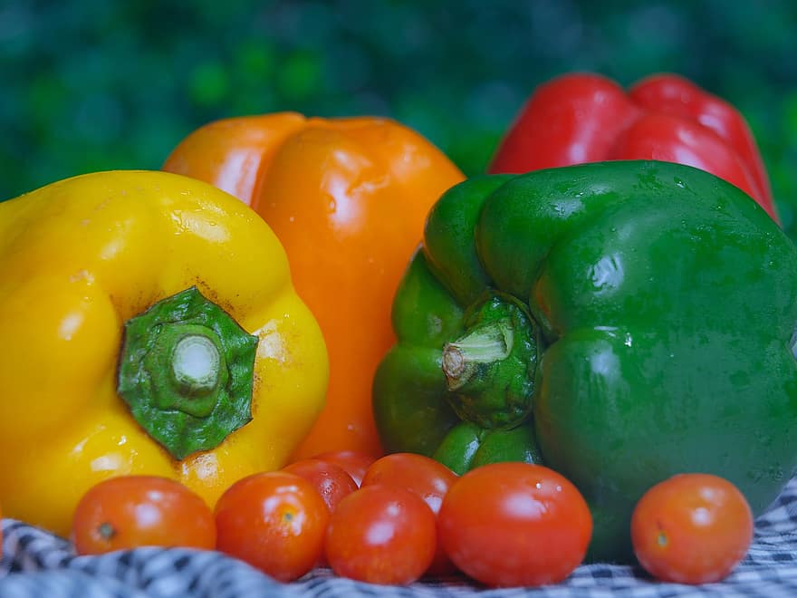 paprikos, pomidorai, daržovės, sveikas, daržovių, šviežumas, maisto, žalia spalva, sveika mityba, ekologiškas, Iš arti