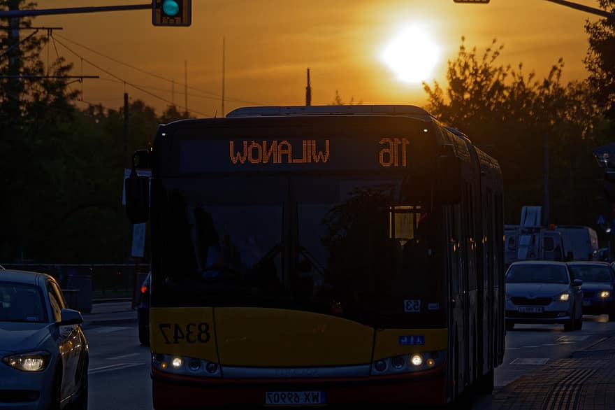 zachód słońca, autobus, samochody, miejski, Miasto, transport, niebo, samochód, ruch drogowy, środek transportu, transport publiczny