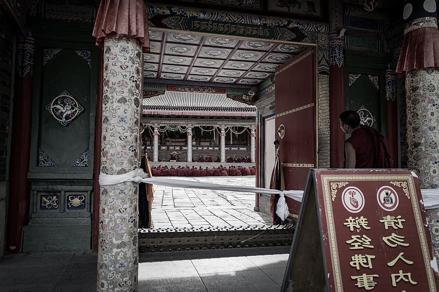 Buddhist Temple, Temple, Gate, Entrance, Monks, Buddhism, Religion, Buddhist, Tradition, Culture