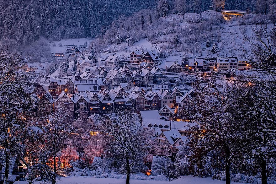landsby, træer, vinter, sne, lys, huse, bygninger, nat, aften, by, snedækket