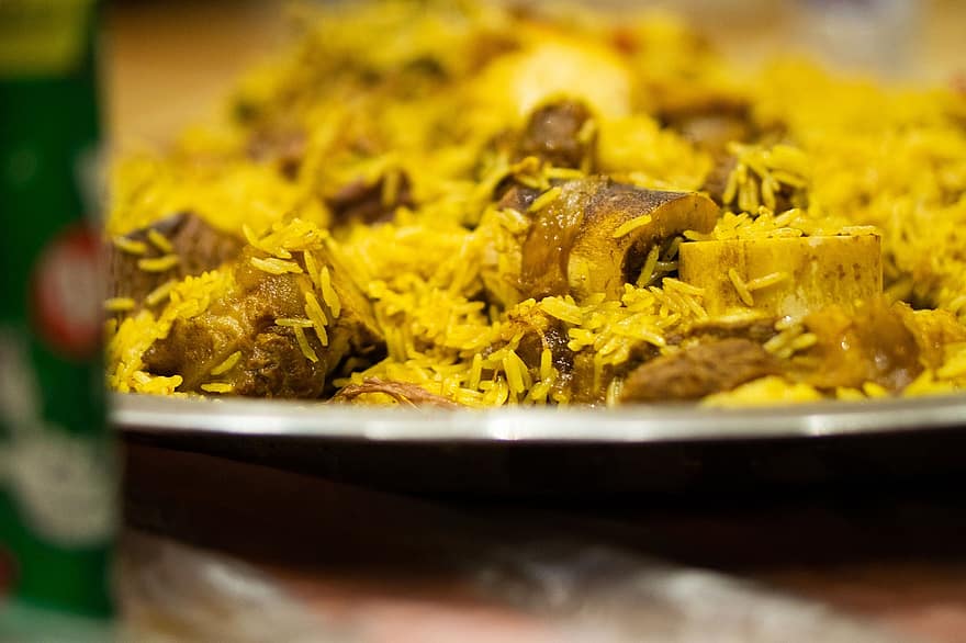 Kabsa, plat, menjar, cuina, carn de camells, carn, arròs, hashi, àrab, tradicional, primer pla