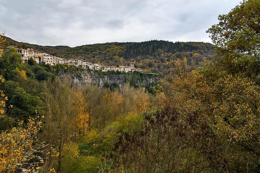 Spain, Town, Cliff, Catalonia, Castellfollit De La Roca, Tree, Landscape, Height, House, autumn, forest