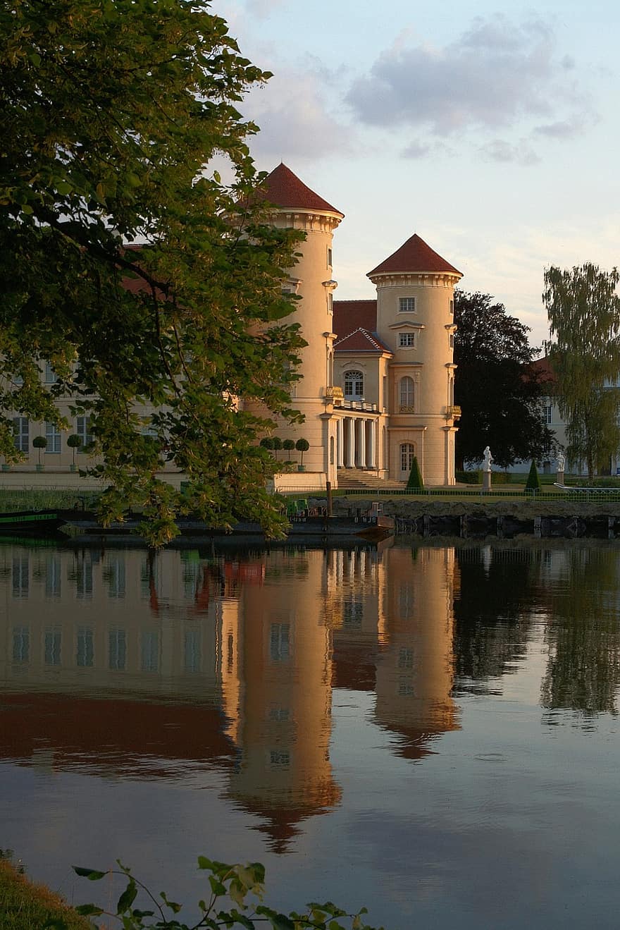zamek, wieże, architektura, jezioro, woda, odbicie, brandenburg
