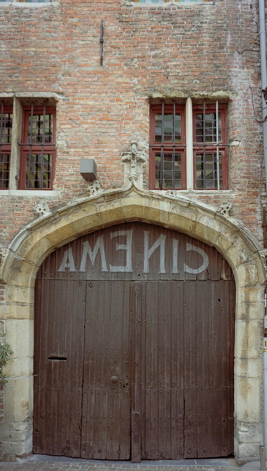 bruges, cinema, edifici antic, Bèlgica, Teatre Anglès de Bruges, porta de fusta, porta, edifici, façana, arquitectura, històric