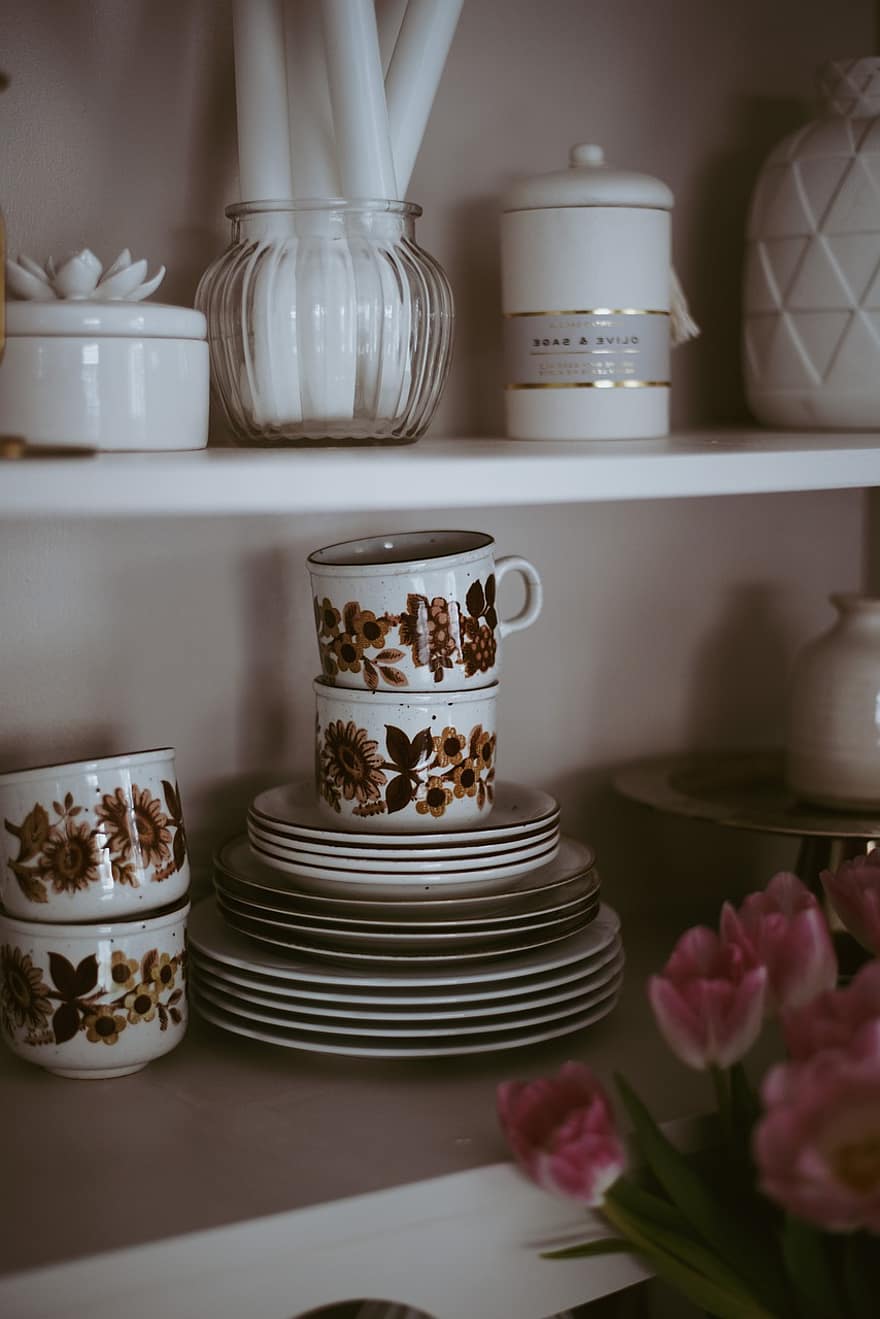 krūzes, tēja, plāksnes, porcelāns, keramikas, trauki, vāze, telpās, keramika, virtuves piederumi, apdare