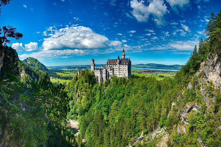 κάστρο Neuschwanstein, κάστρο, λόφος, δέντρα, δασάκι, ουρανός, σύννεφα, πανόραμα, παραμύθι κάστρο, ορόσημο, ιστορικός