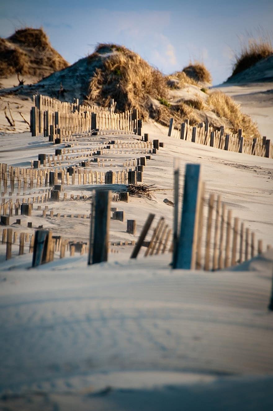 паркани, пісок, піщані дюни
