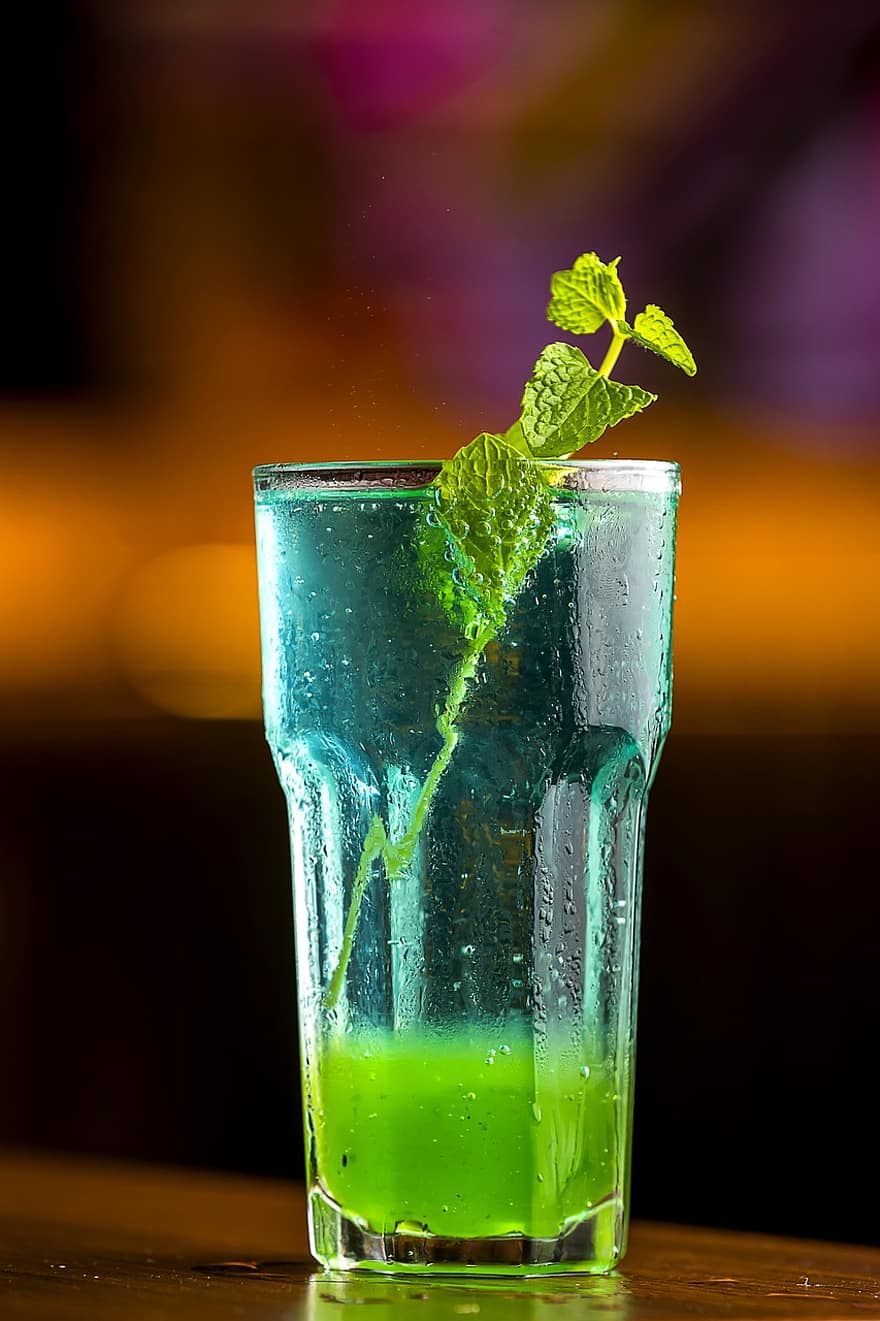питие, коктейлни напитки, коктейл, напитка, свежест, едър план, алкохол, течност, лед, зелен цвят, чаша за пиене
