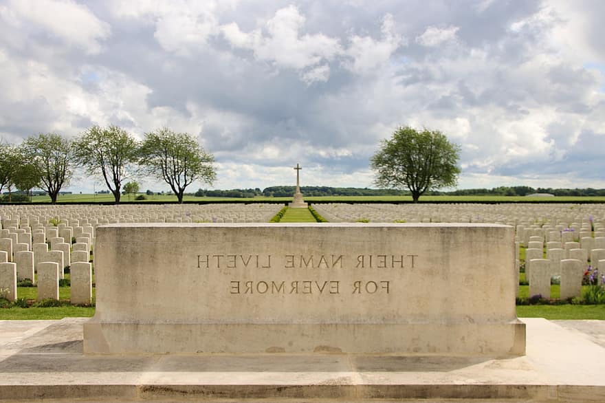 somme, Francja, memoriał, pierwsza wojna światowa, ww1, cmentarz, brytyjski, żołnierski, znane miejsce, wojna, pomnik