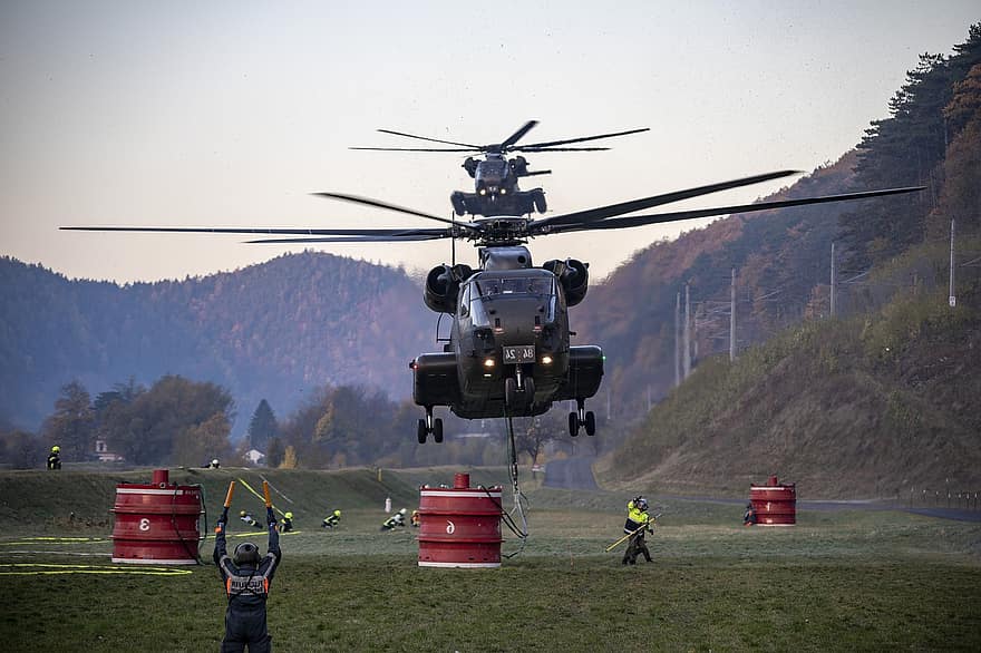 helicóptero, combate a incêndios, equipe de resgate, aterrissagem, aeronave, hubschrauber, Waldbrand, extinguir, Löschen, Áustria, corpo de bombeiros
