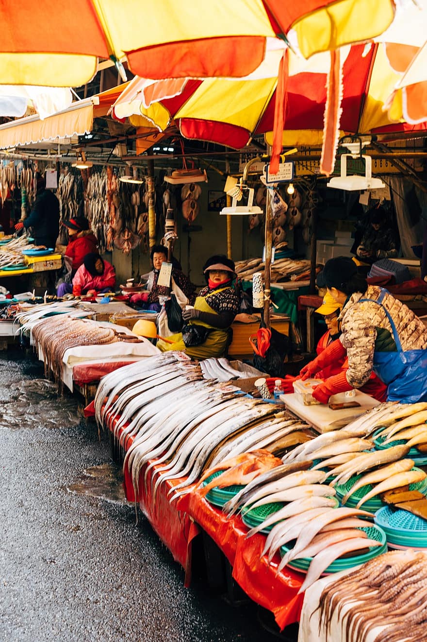 stovėti, jūros gėrybės, maisto, žuvis, parduoti, pirkti, žuvų Parduotuvė, prekystalis, ūkininkų vietos rinkoje, Azijoje