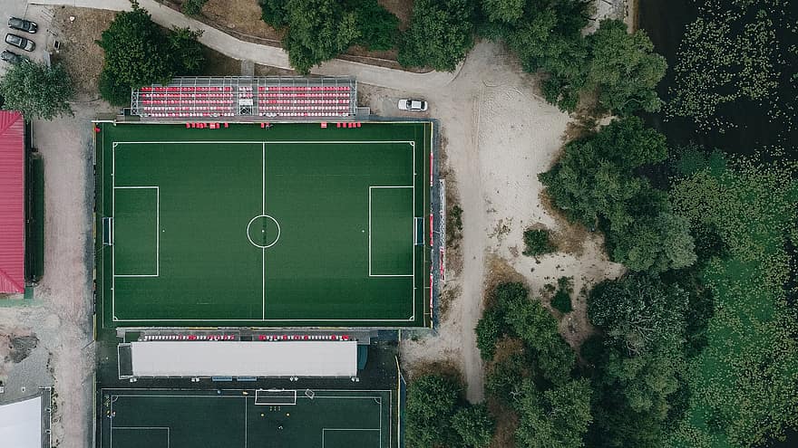 Fotbal, fotbalové hřiště