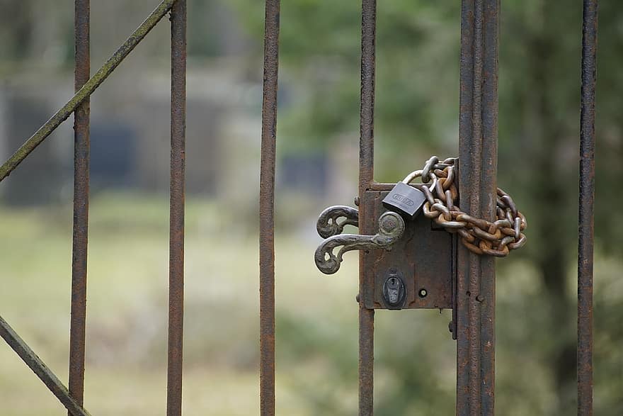 portón, encargarse de, bloquear, cadena, antiguo, oxidado, metal, planchar, de cerca, acero, candado