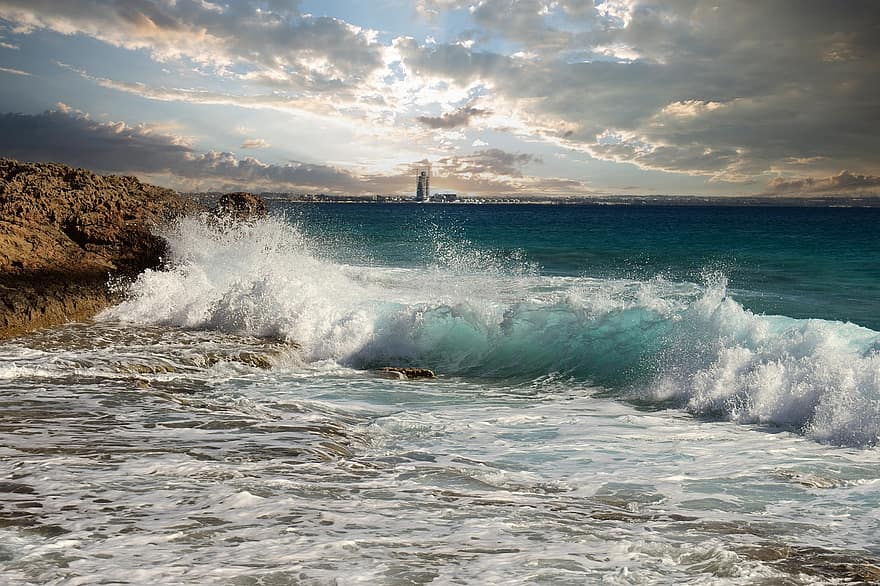 波、海、海岸、岩石の多い海岸、自然、水、天気、風、岩、岸、空