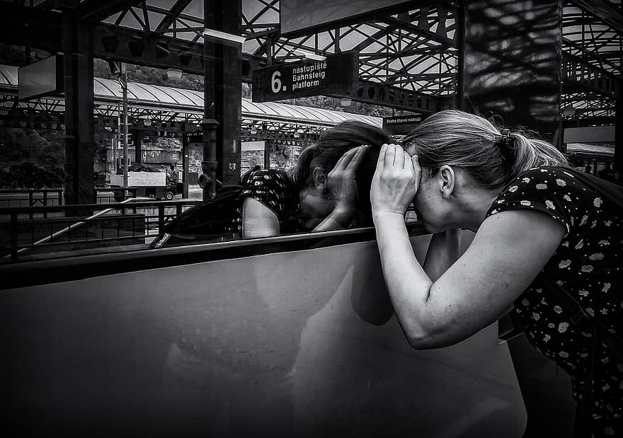 γυναίκα, κορίτσι, τρένο, σταθμός, παράθυρο, κοιτάζοντας