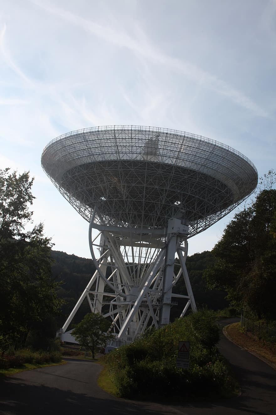 effelsberg, radijo teleskopas, teleskopas, radijo astronomija, astronomija, miškai, mokslas, technologijos, didelis, erdvė, astronomijos teleskopas