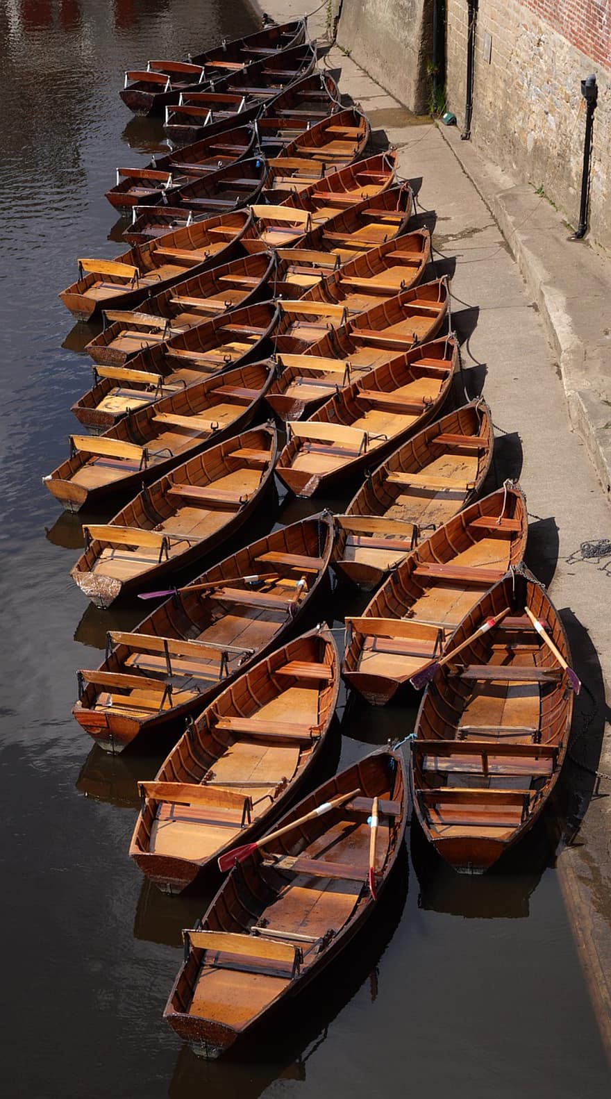 Boote, Ruderboote, Kanal