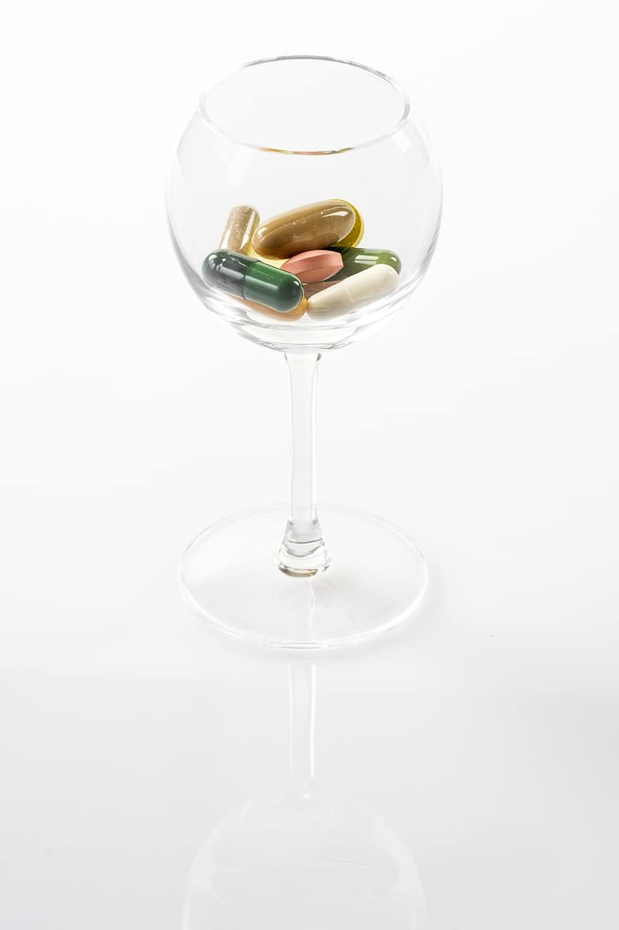 tablety, pilulka, výživové doplňky, vitamíny, kapsle, medicína, detail, zdravotnictví a lékařství, jeden objekt, antibiotikum, lékárna