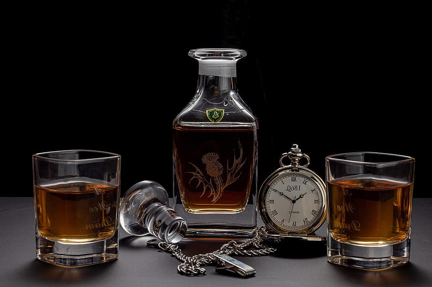 whisky, băuturi, timp, ceas, ceas de buzunar, ochelari, sticlărie, băutură, lichid de sticlă, sticla, bautura alcoolica