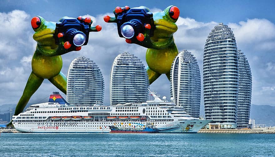 Frogs, Photographer, Giant, Funny, Cruise Ship, Ship, Hainan, Skyline, Ocean Liners, Sky, Clouds