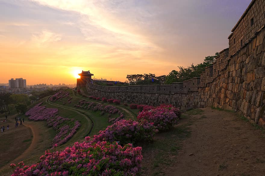 طبيعة ، السفر ، استكشاف ، في الهواء الطلق ، غروب الشمس ، قلعة Suwon Hwaseong ، شمال شرق بورو ، توهج ، سوون ، هندسة معمارية ، مكان مشهور