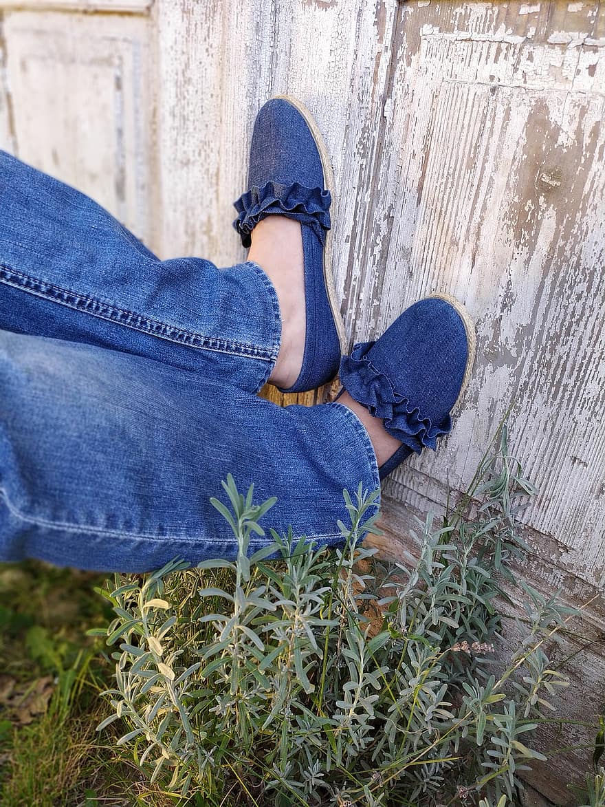 jeans, sapatos