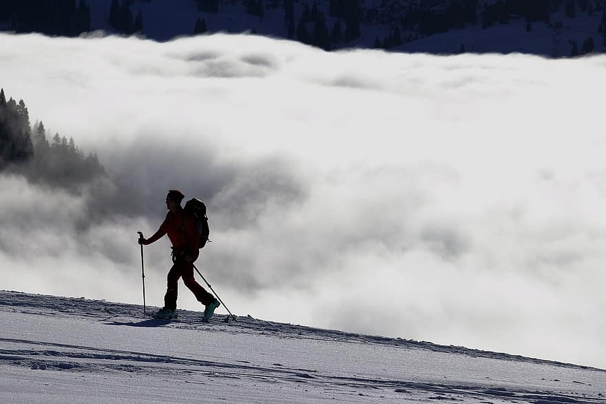Berge, Ski, Silhouette, Schnee, Wolken, Skifahren im Hinterland, erhebt euch, Berg, Winter, Sport, Abenteuer