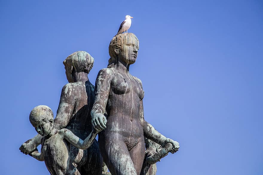 Noruega, Oslo, mujer, pájaro, estatua, azul, gris, cielo