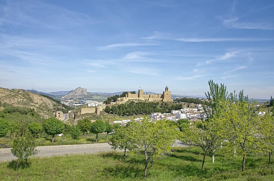 ispanya, andalusia, Malaga Eyaleti, Antequera, panorama, görünüm, kale tepesi, kale, Santa Maria Collegiate Kilisesi, kilise, bina