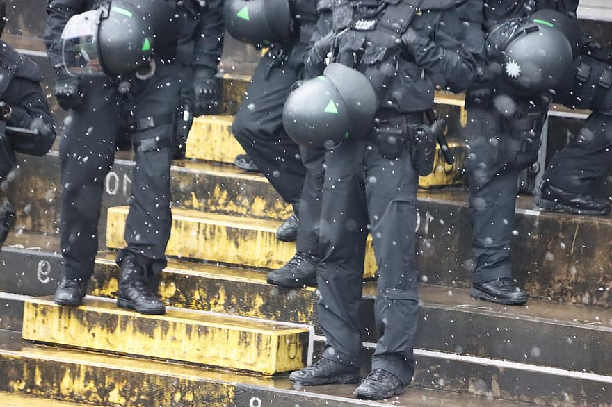 стадион, полиция, снегопад, безопасность, защитное снаряжение