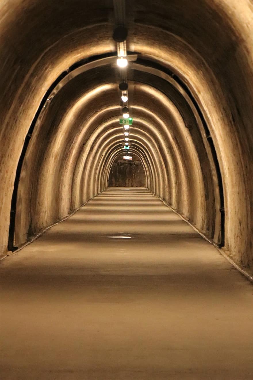 földalatti alagút, átjáró, átkelés, Zágráb, Horvátország, távlatpont, föld alatt, építészet, fedett, boltív, folyosó, csökkenő perspektíva