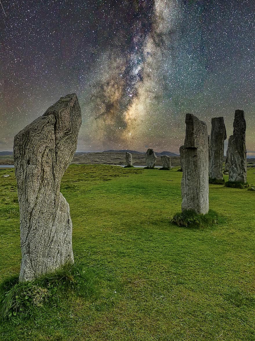 стоящи камъни, нощно небе, млечен път, историческо място, езически, спиритуализъм, вярване, камъни