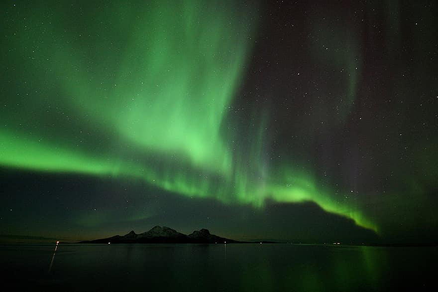 Noorderlicht, Aurora, hemel, reizen, toerisme, avontuur, exploratie, ontdekking, Bodø, nacht, ster