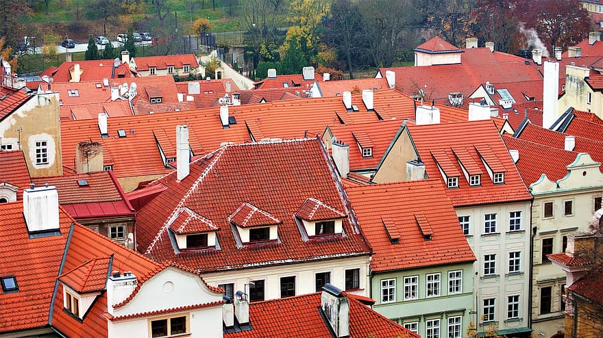 város, épületek, Prága, házak, tetők, szomszédság, tető, építészet, épület külső, tetőcserép, városkép