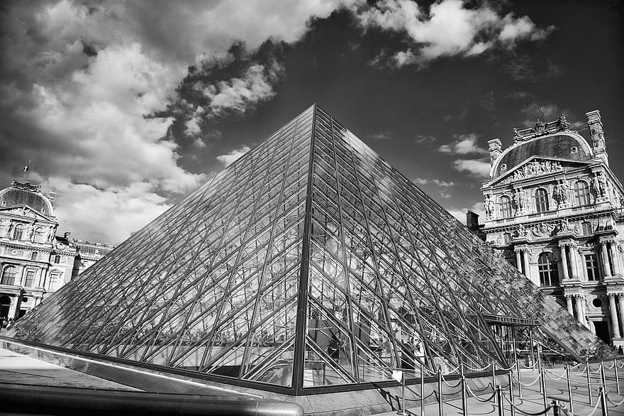 louvre pyramide, museum, paris, Frankrike, arkitektur, svart og hvit, turistattraksjon, berømt sted, moderne, bygge eksteriør, bygget struktur
