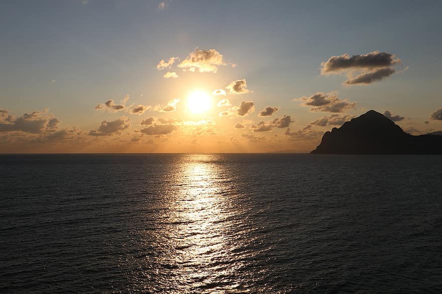 laut, matahari terbenam, awan, gunung, Sisilia, Italia, alam, sinar matahari, senja, matahari, air