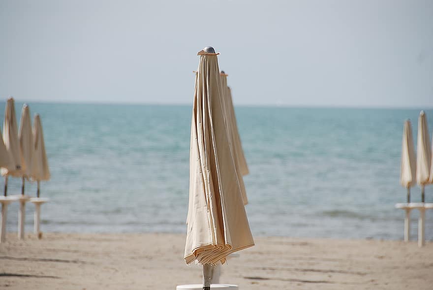 пляж, каникулы, летом, море, песок, зонты, солнце, воды, отдых, путешествовать