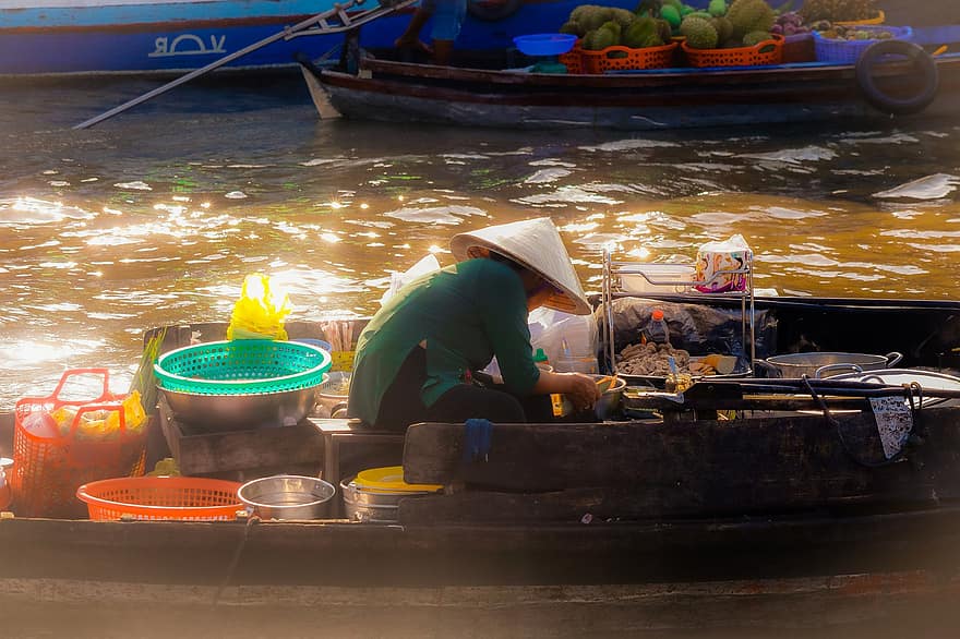 Vjetnama, tirgū, peldošs tirgus, mekongas upe, laiva, jūras kuģi, strādā, vīriešiem, nodarbošanās, kultūras, ūdens