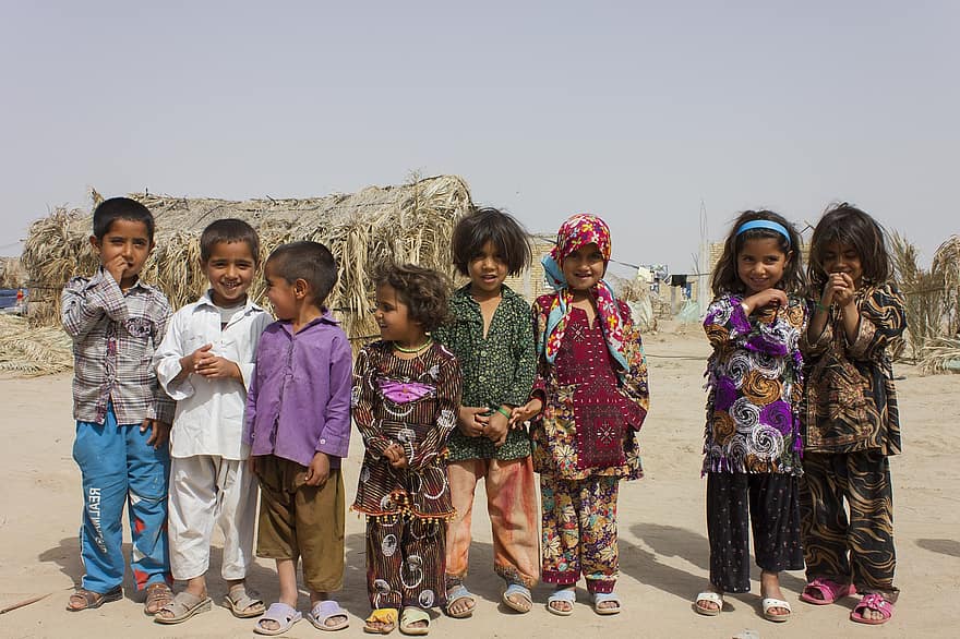 barn, Baloch, lykkelig, gruppe, jenter, gutter, venner, smilende, mennesker, iranske, farsi