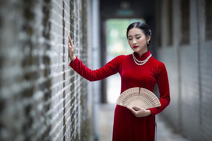 ao dai, divat, nő, vietnami, Vörös Ao Dai, Vietnami nemzeti ruha, kézi ventilátor, hagyományos, ruha, stílus, szépség
