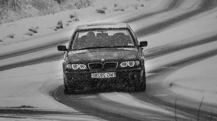 Auto, Schnee, Fahrt, Fahren, BMW, kalt, Schneefall, schneit, Fahrzeug, Transport, Automobil