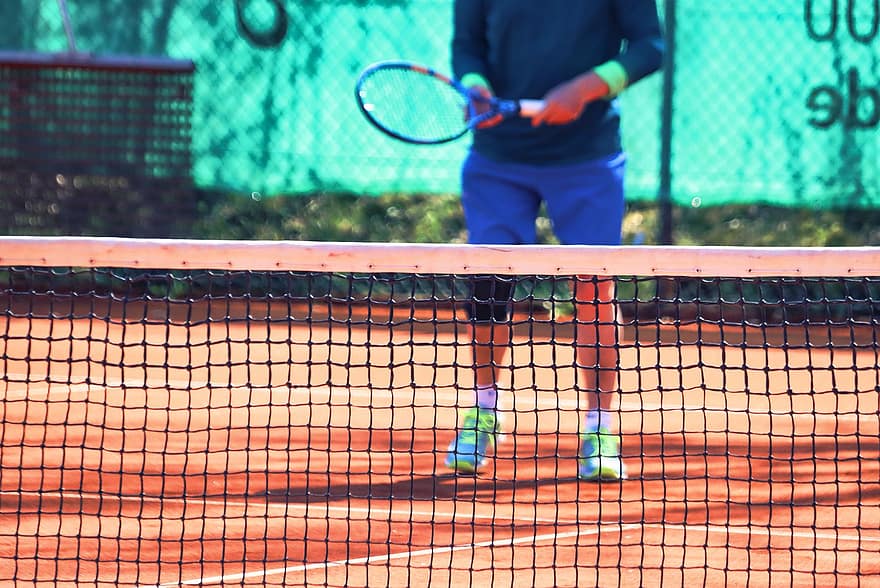 tenisa bumbiņa, Tenisa spēlētājs, tenisa rakete, sportisks, teniss, sportu, tenisa tīkls, tenisa korti, māla tiesa, spēlē, konkurētspējīgu sportu