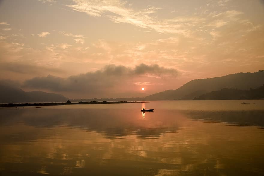 jezioro, łodzie, zachód słońca, wschód słońca, odbicie, woda, Natura, podróżować, Azja, pokhara, Nepal