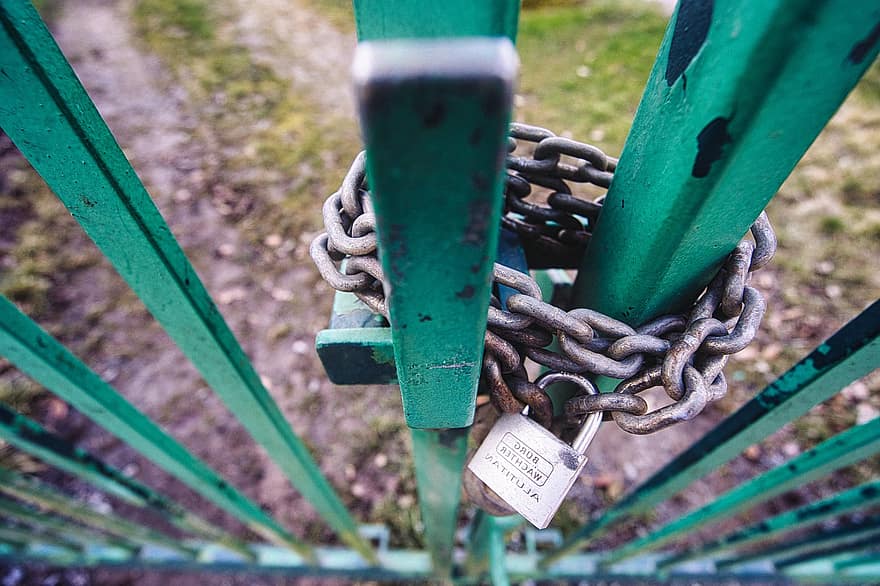 portón, bloqueado, cadena, candado, cerca, puerta verde, cerrado, metal, acero, de cerca, oxidado