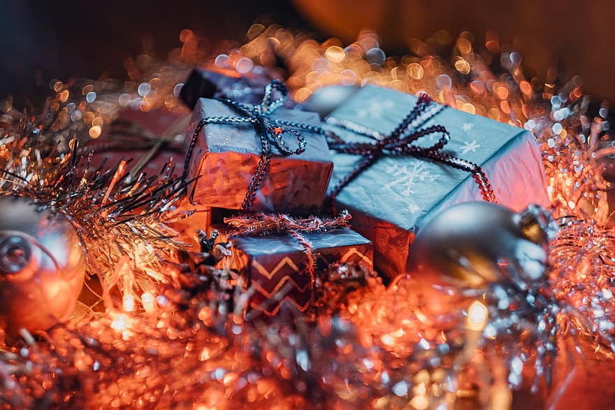 Vánoce, dárkové předměty, představuje, vánoční dárky, dárkové krabičky, vánoční dekorace, dekorace, krabice, girlanda, vánoční osvětlení, svítí