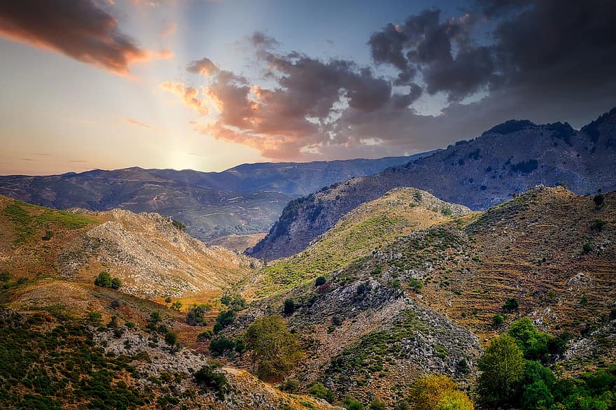 montañas, cordillera, cielo, nubes, luz del sol, montañoso, paisaje de montaña, paisaje, Creta, Grecia, gargantas