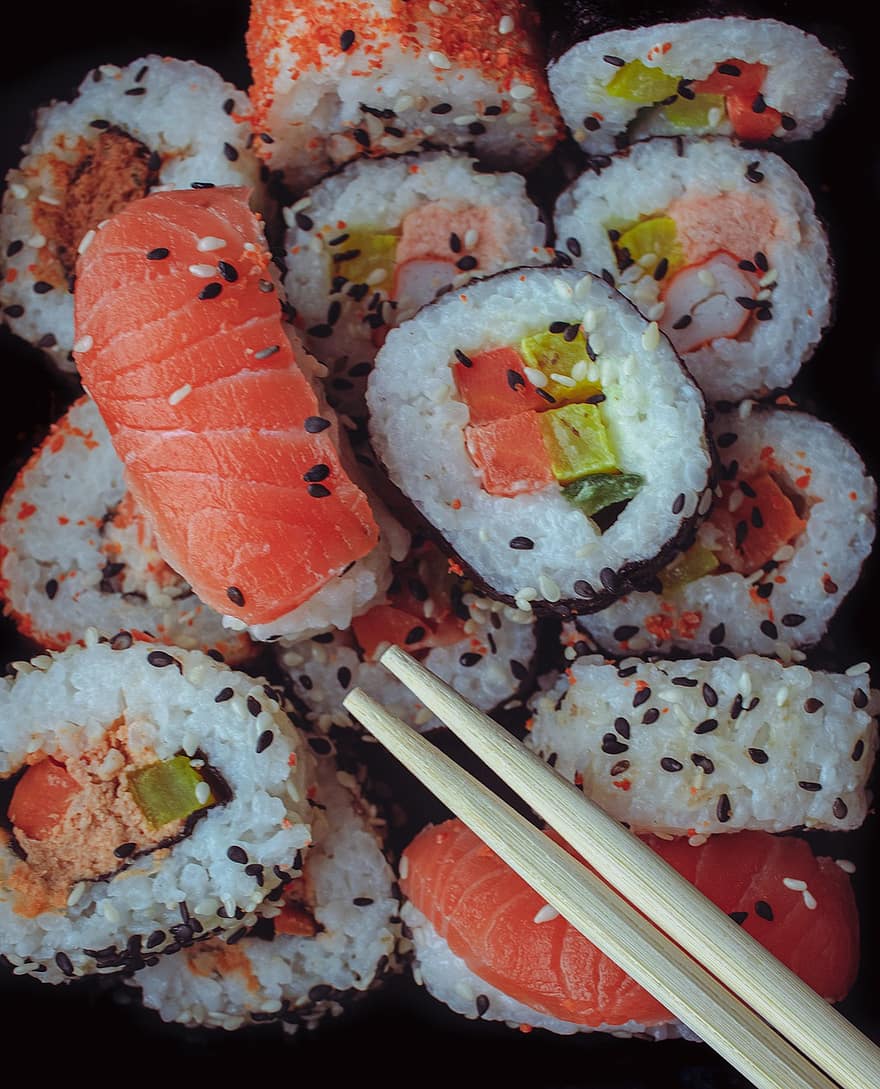 sushi, rijst, vis, eetstokjes, Zalm, zeevruchten, voedsel, lunchbox, Aziatisch, fijnproever, versheid